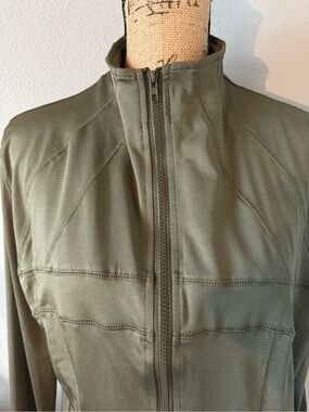 Women’s XXL Army Green Zip-Front Active Jacket and Yoga flare pants